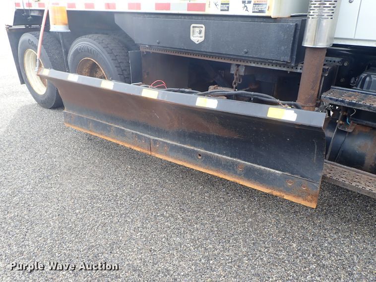 image for item DE1045 2007 International 7400 dump truck