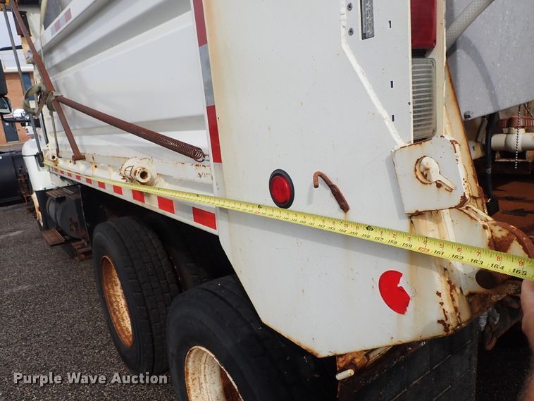 image for item DE1045 2007 International 7400 dump truck