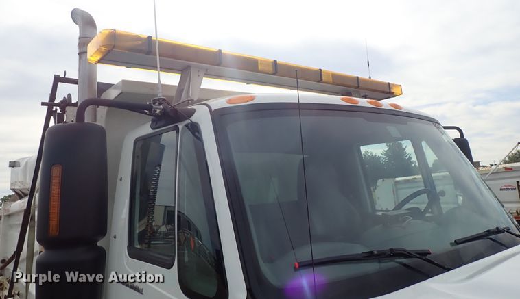 image for item DE1045 2007 International 7400 dump truck