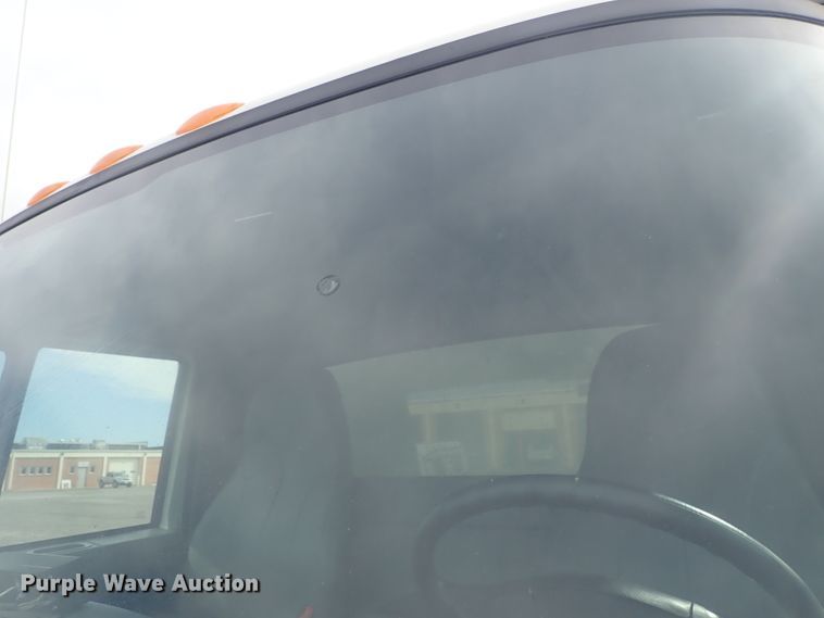 image for item DE1045 2007 International 7400 dump truck