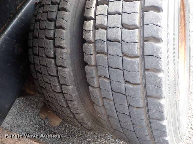 image for item DE1045 2007 International 7400 dump truck