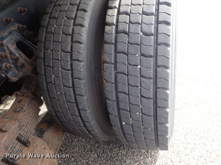 image for item DE1045 2007 International 7400 dump truck