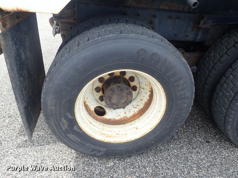 image for item DE1045 2007 International 7400 dump truck