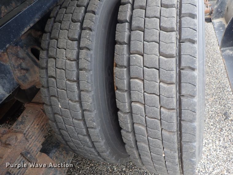 image for item DE1045 2007 International 7400 dump truck