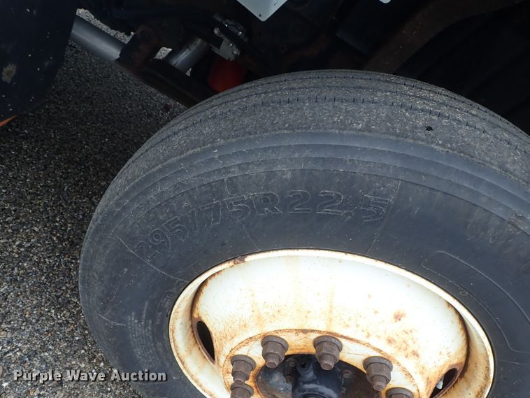 image for item DE1045 2007 International 7400 dump truck