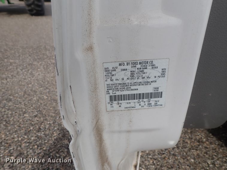 image for item DE1047 2007 Ford F150 pickup truck