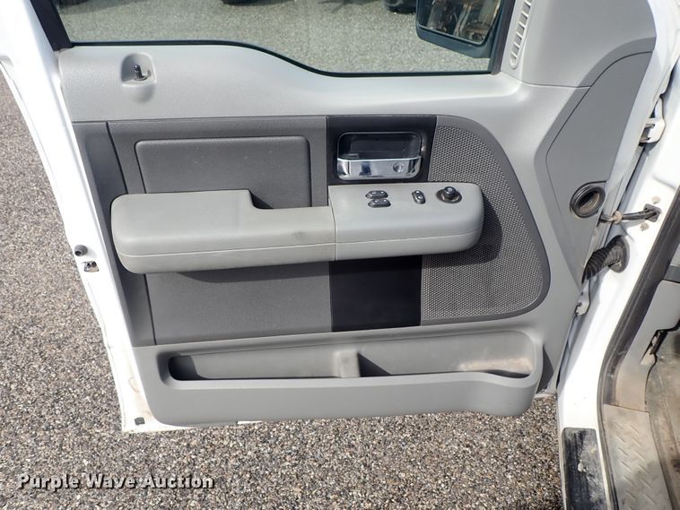 image for item DE1047 2007 Ford F150 pickup truck