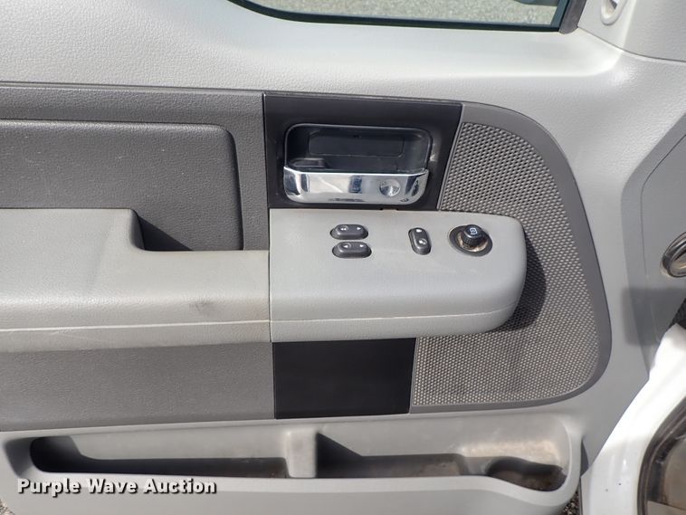 image for item DE1047 2007 Ford F150 pickup truck