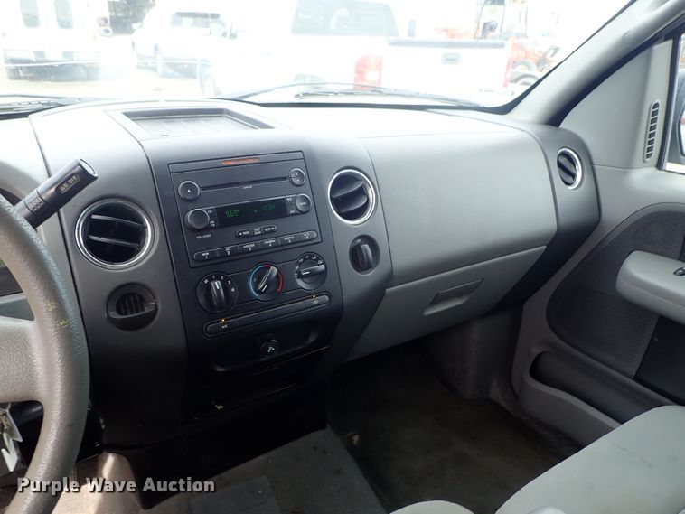 image for item DE1047 2007 Ford F150 pickup truck