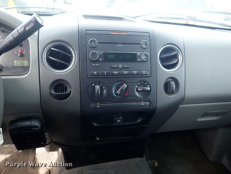 image for item DE1047 2007 Ford F150 pickup truck