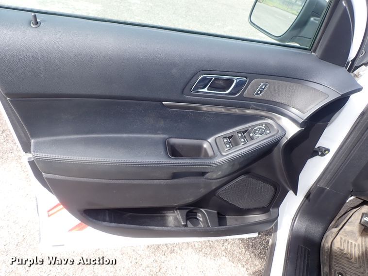 image for item DE1050 2016 Ford Explorer Police SUV