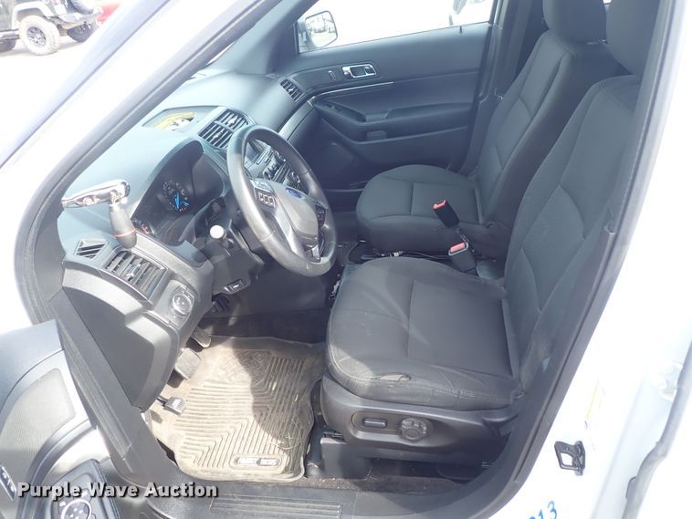 image for item DE1050 2016 Ford Explorer Police SUV