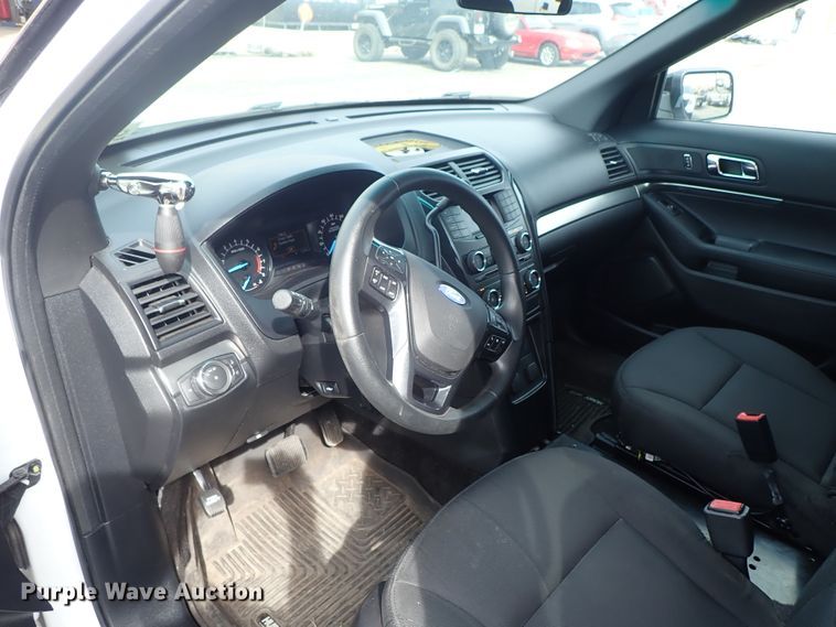 image for item DE1050 2016 Ford Explorer Police SUV
