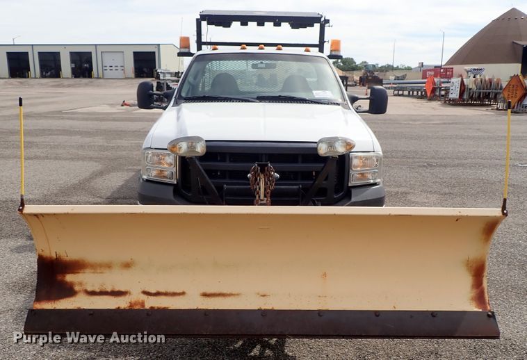 image for item DE1056 2006 Ford F350 Super Duty flat dump bed pickup truck