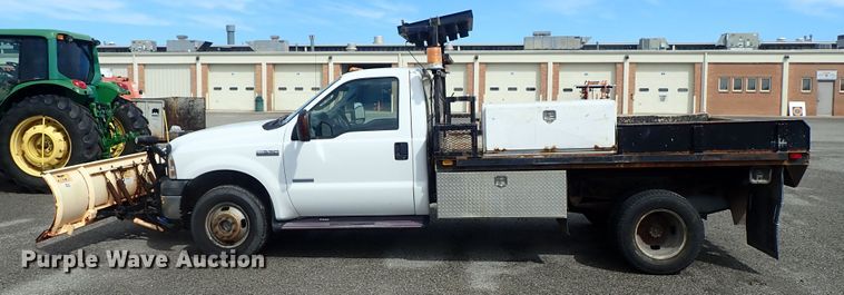 image for item DE1056 2006 Ford F350 Super Duty flat dump bed pickup truck