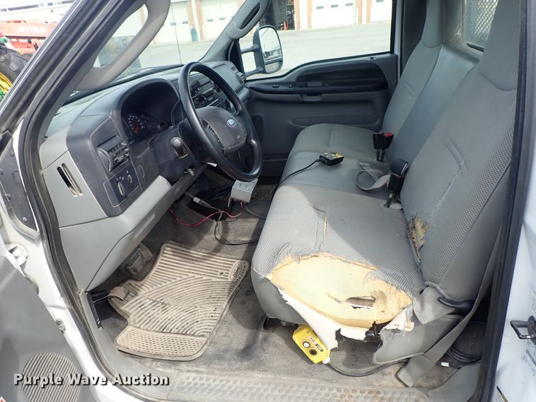 image for item DE1056 2006 Ford F350 Super Duty flat dump bed pickup truck