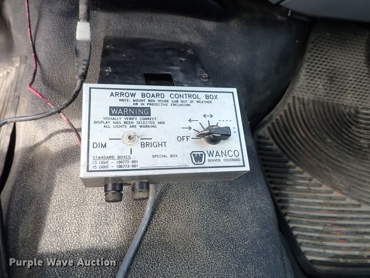 image for item DE1056 2006 Ford F350 Super Duty flat dump bed pickup truck