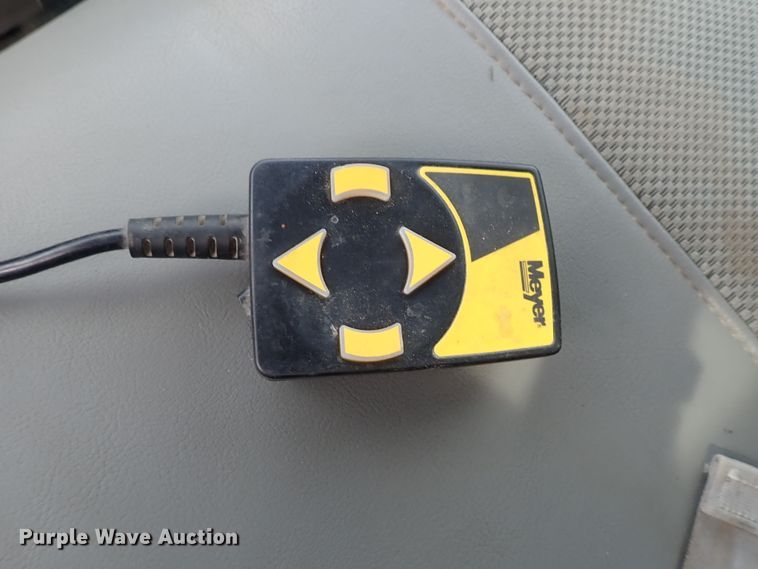 image for item DE1056 2006 Ford F350 Super Duty flat dump bed pickup truck