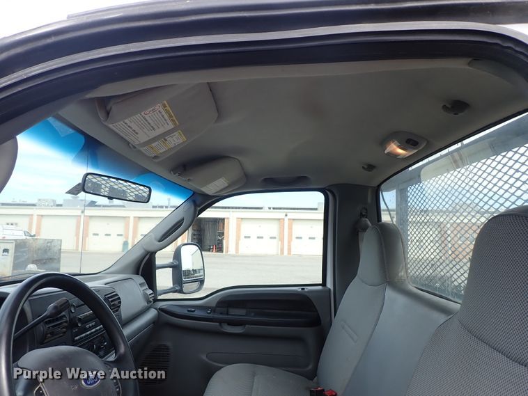 image for item DE1056 2006 Ford F350 Super Duty flat dump bed pickup truck