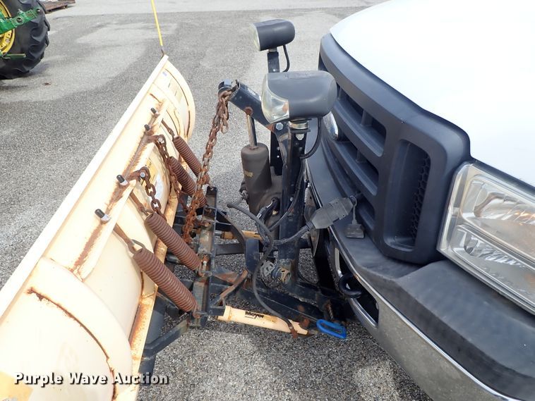 image for item DE1056 2006 Ford F350 Super Duty flat dump bed pickup truck