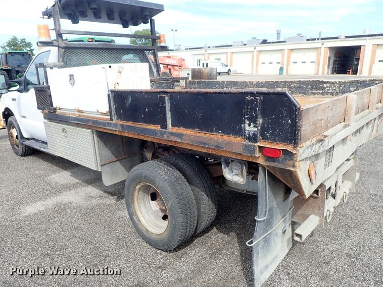 image for item DE1056 2006 Ford F350 Super Duty flat dump bed pickup truck