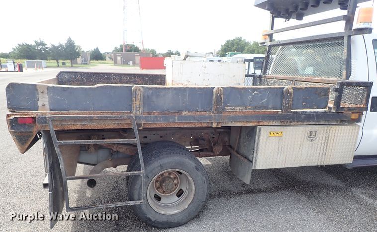 image for item DE1056 2006 Ford F350 Super Duty flat dump bed pickup truck