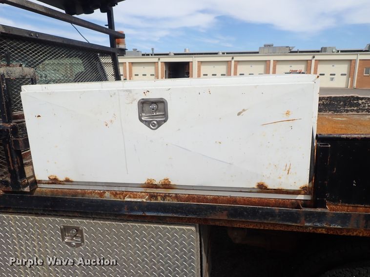 image for item DE1056 2006 Ford F350 Super Duty flat dump bed pickup truck