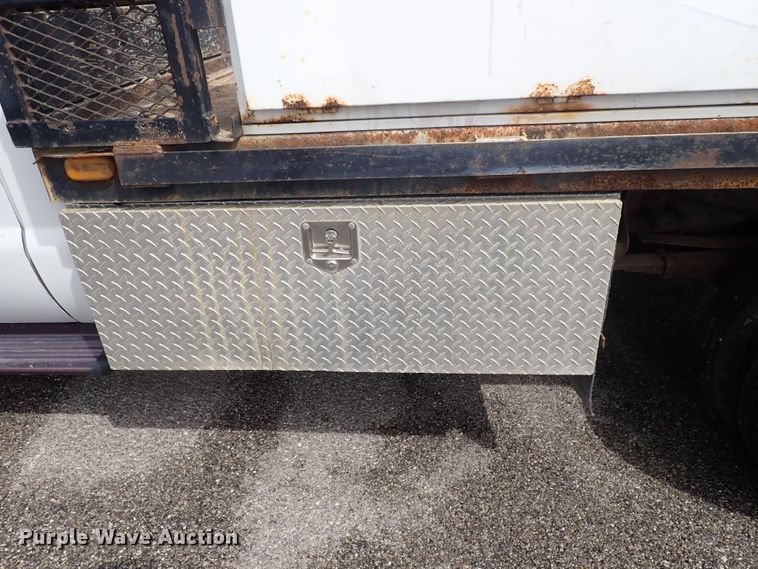 image for item DE1056 2006 Ford F350 Super Duty flat dump bed pickup truck