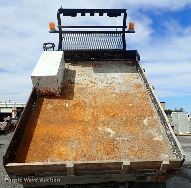 image for item DE1056 2006 Ford F350 Super Duty flat dump bed pickup truck