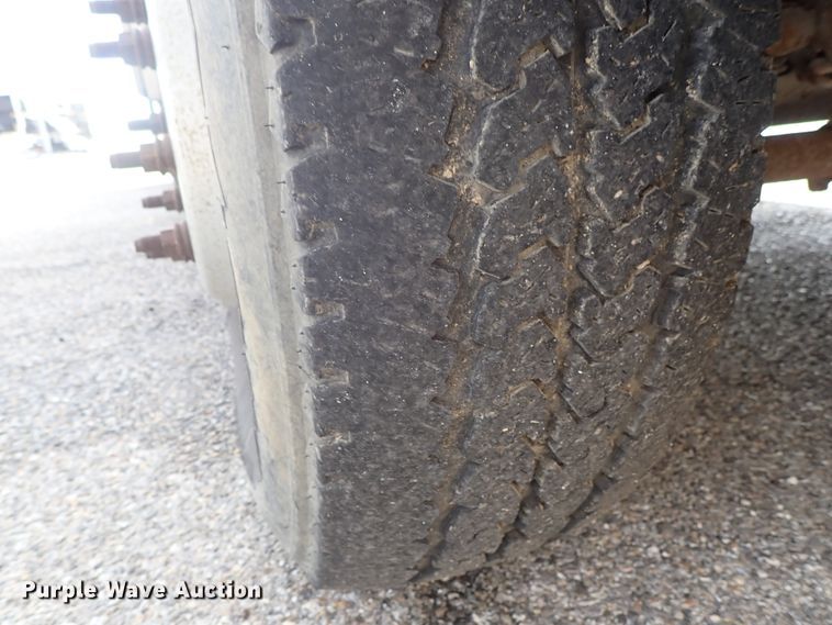 image for item DE1056 2006 Ford F350 Super Duty flat dump bed pickup truck