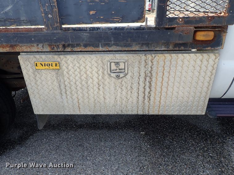 image for item DE1056 2006 Ford F350 Super Duty flat dump bed pickup truck