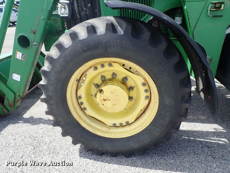 image for item DE1057 2004 John Deere 7220 MFWD tractor