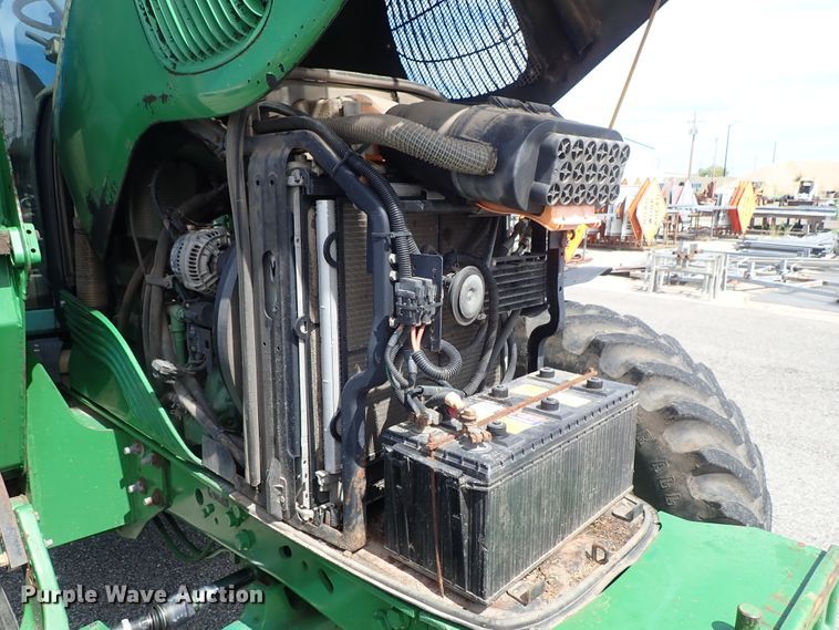 image for item DE1057 2004 John Deere 7220 MFWD tractor