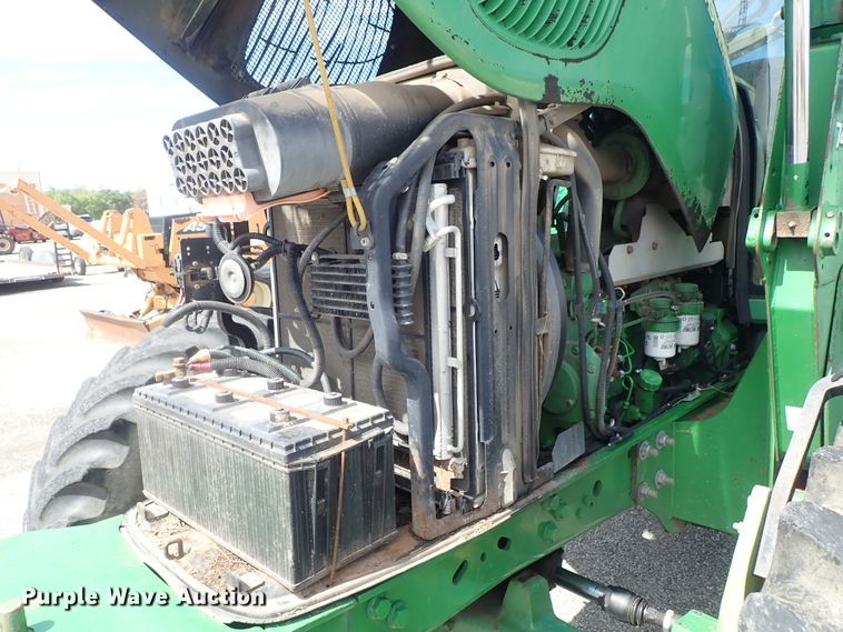 image for item DE1057 2004 John Deere 7220 MFWD tractor