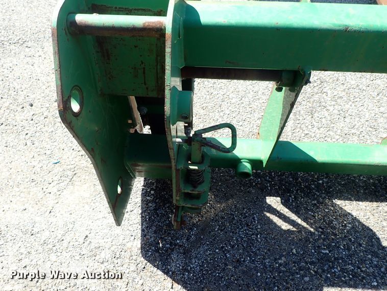 image for item DE1057 2004 John Deere 7220 MFWD tractor