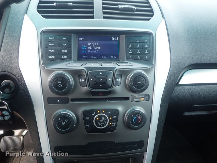 image for item DE1060 2014 Ford Explorer Police SUV