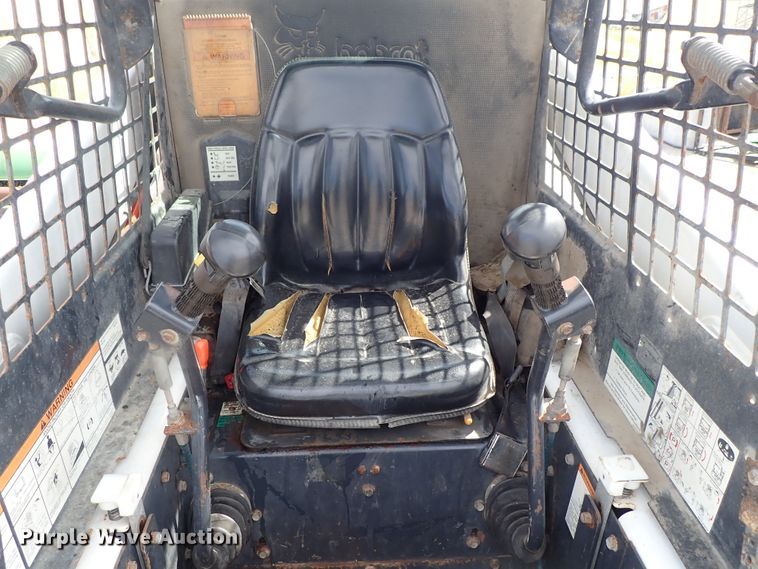 image for item DE1063 1998 Bobcat 863 skid steer