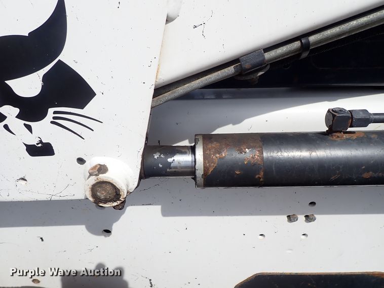 image for item DE1063 1998 Bobcat 863 skid steer