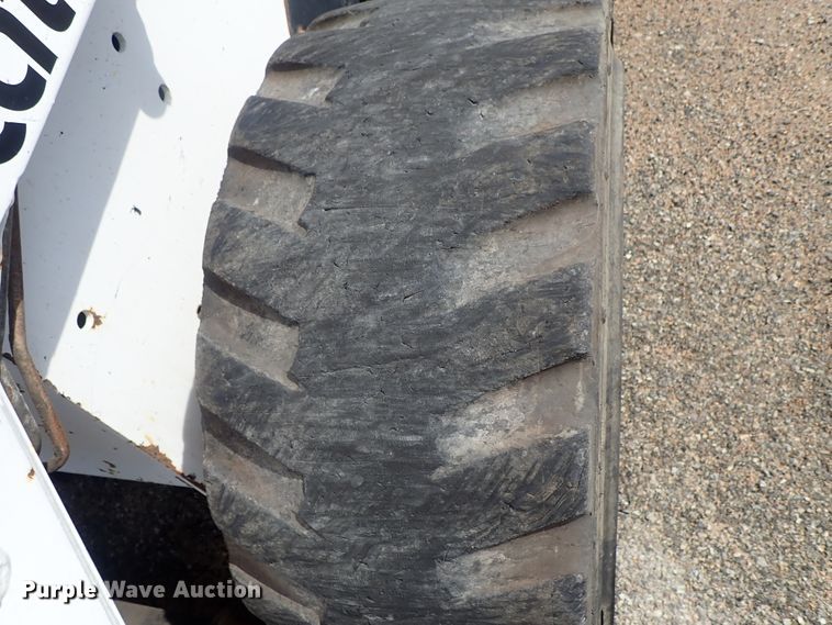 image for item DE1063 1998 Bobcat 863 skid steer