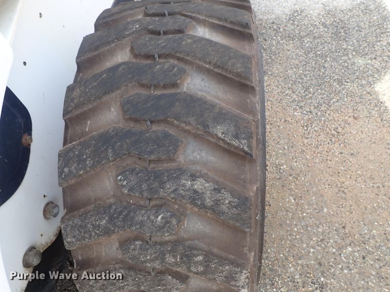 image for item DE1063 1998 Bobcat 863 skid steer