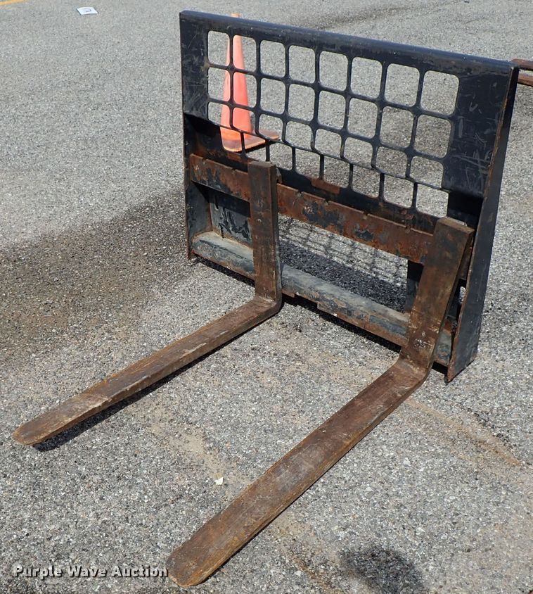 image for item DE1063 1998 Bobcat 863 skid steer