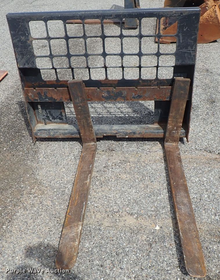 image for item DE1063 1998 Bobcat 863 skid steer