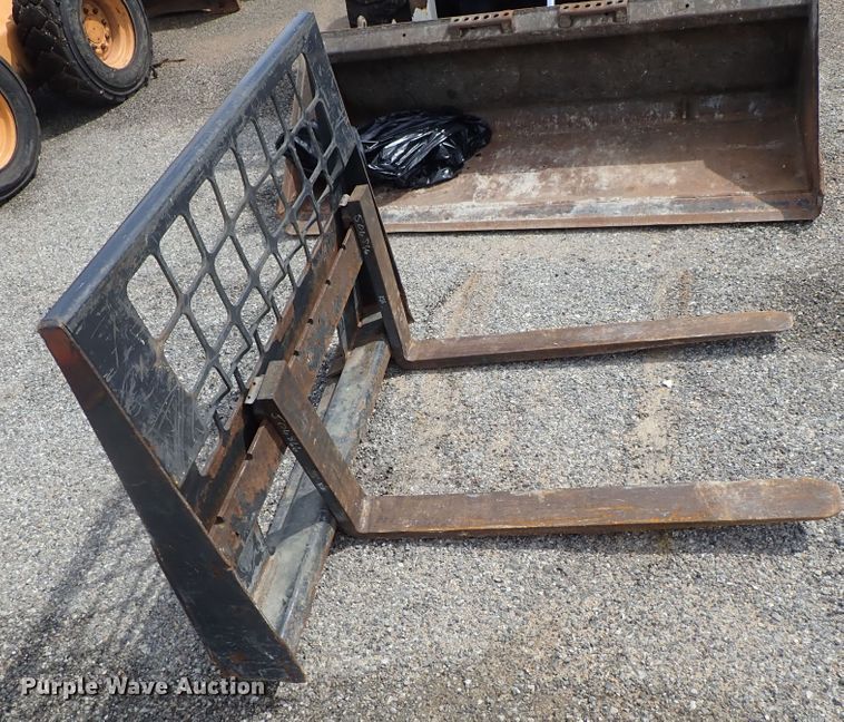 image for item DE1063 1998 Bobcat 863 skid steer