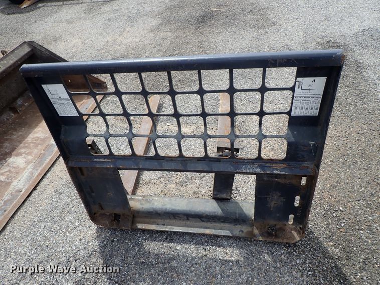 image for item DE1063 1998 Bobcat 863 skid steer