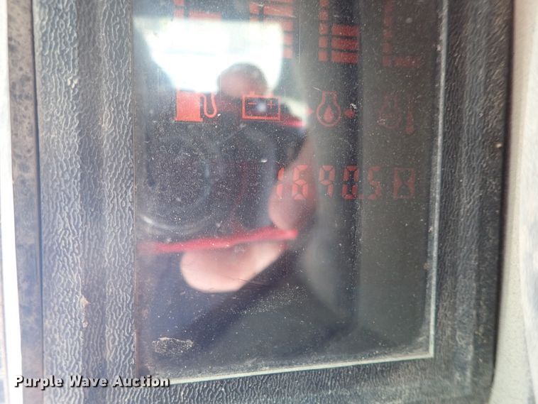 image for item DE1063 1998 Bobcat 863 skid steer