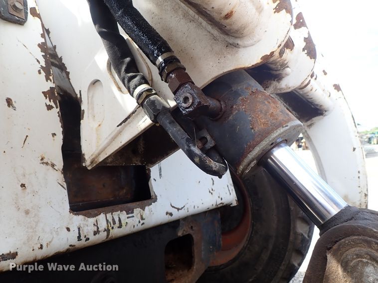 image for item DE1063 1998 Bobcat 863 skid steer