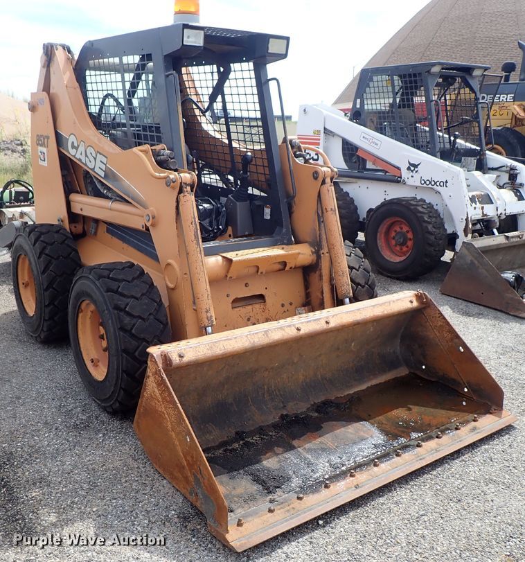 image for item DE1064 2003 Case 85XT skid steer
