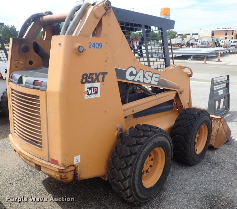 image for item DE1064 2003 Case 85XT skid steer
