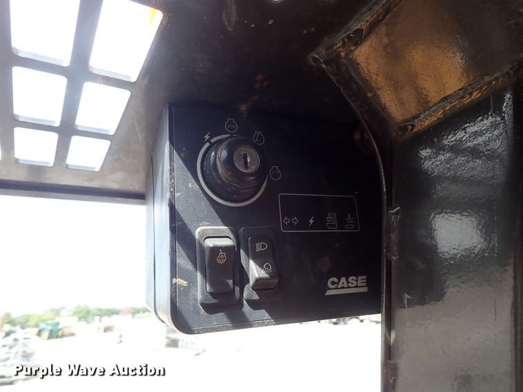 image for item DE1064 2003 Case 85XT skid steer