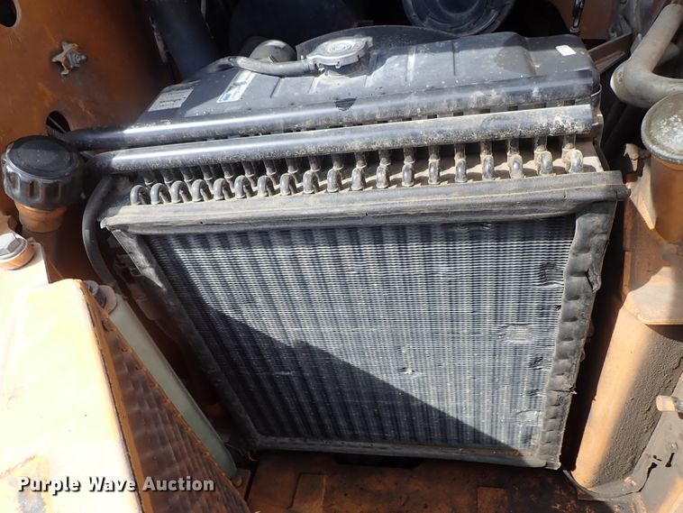 image for item DE1064 2003 Case 85XT skid steer